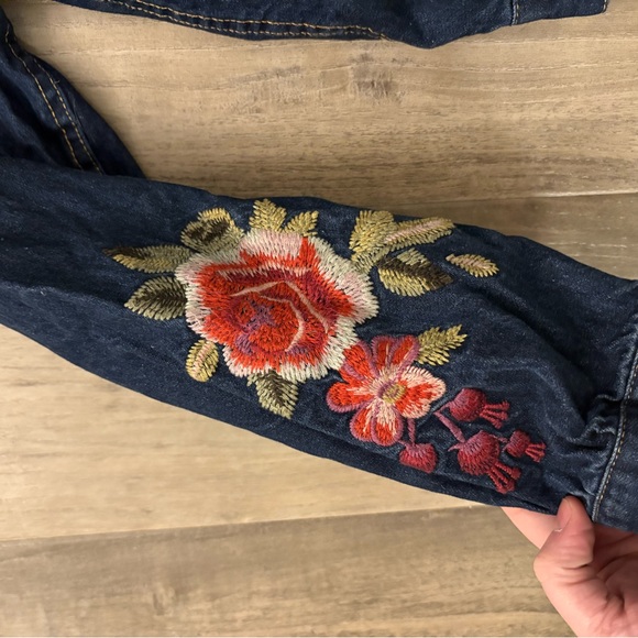 JOHNNY WAS WORKSHOP “Desi” Dark Blue Denim Floral Embroidered Jean Jacket - Picture 2 of 11